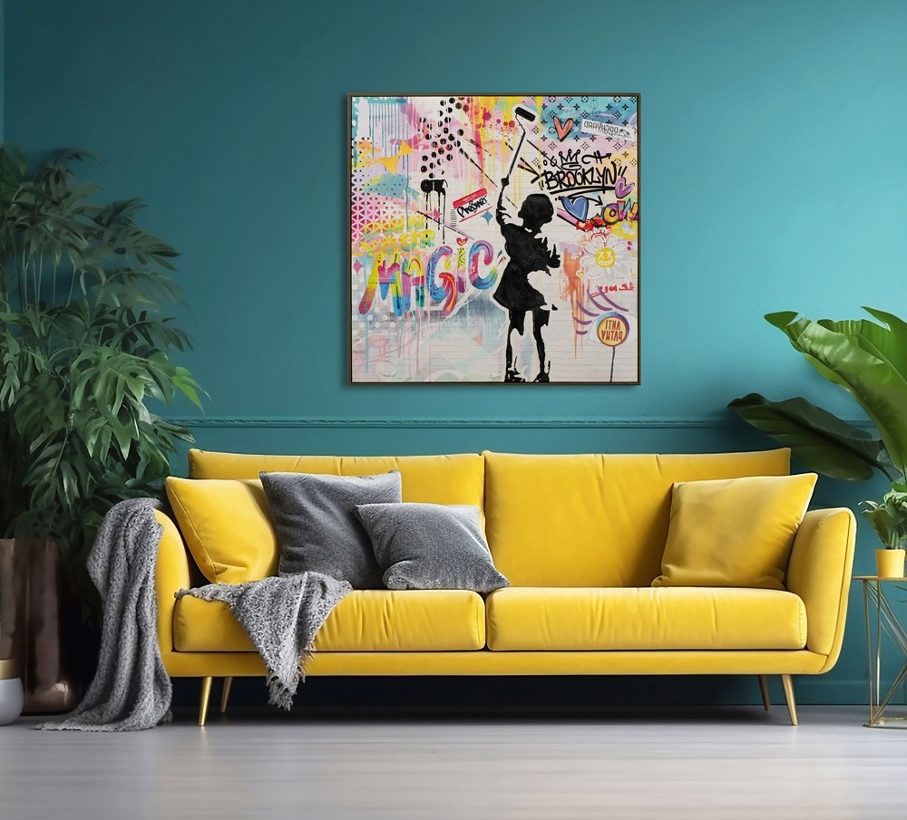 Een silhouet van een meisje met een verfroller, omringd door kleurrijke graffiti en teksten zoals "MAGIC" en "BROOKLYN".