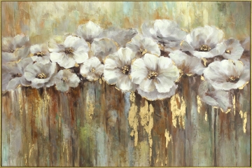 Witte bloemen met gouden accenten, schilderachtig op een zacht kleurverloop van bruin en groen, stralen elegantie uit.