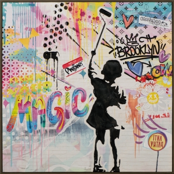Een silhouet van een meisje met een verfroller, omringd door kleurrijke graffiti en teksten zoals "MAGIC" en "BROOKLYN".
