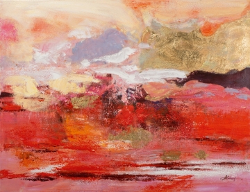Abstract schilderij in warme tinten van rood, oranje en roze, met gouden accenten en wisps van wit en blauw.