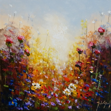 Kleurrijke wilde bloemen in levendige tinten van rood, geel, wit en blauw, met een zachte, met licht doorschijnende achtergrond.