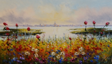 Kleurrijke bloemenvelden in verschillende tinten met een rustige waterreflectie en een vleugje schilderachtige horizon.