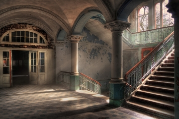 Empty stairways op glas 70x100