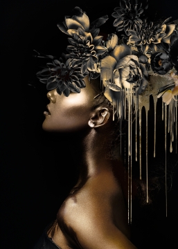 Black gold woman II op glas 80x120
