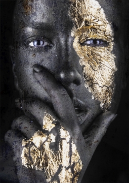 Golden woman II op glas 70x100