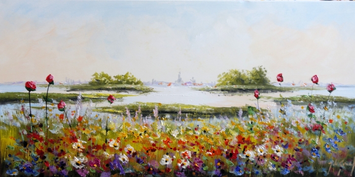 Kleurige bloemenweide met rode rozen, violette bloemen en een serene waterachtergrond, onder een heldere hemel. Kleurige bloemenweide met rode rozen, violette bloemen en een serene waterachtergrond, onder een heldere hemel.