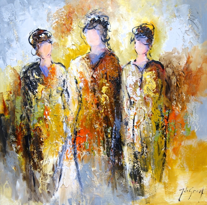Drie abstracte figuren in aardetinten, te midden van een levendige achtergrond van geel, oranje en blauw. Drie abstracte figuren in aardetinten, te midden van een levendige achtergrond van geel, oranje en blauw.