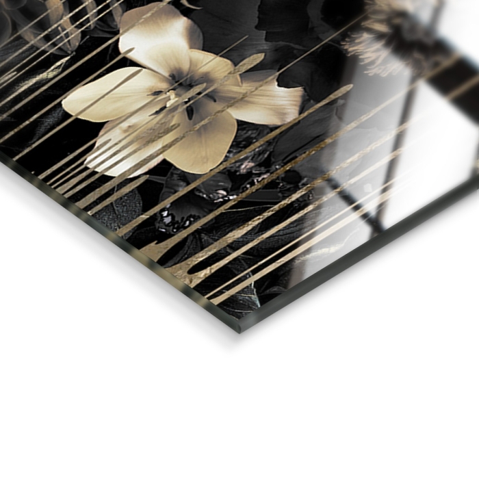 Black gold woman I op glas 70x100