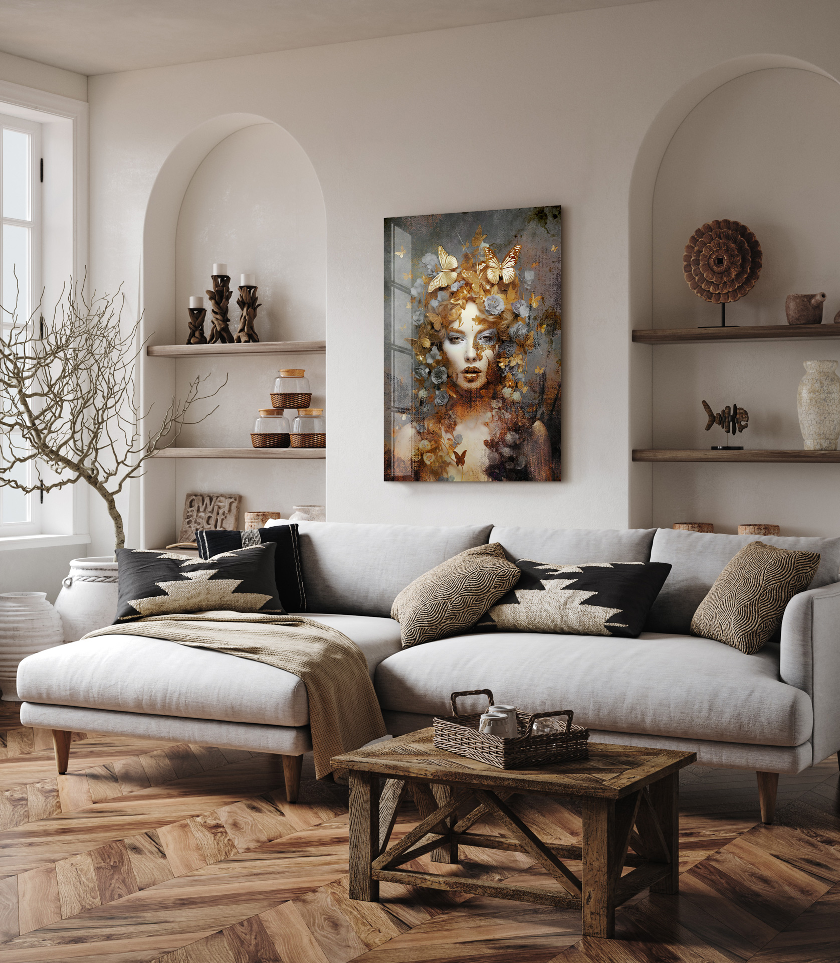 Een vrouwelijk portret met gouden vlinders en bloemen in een ethereal achtergrond van grijze en gouden tinten.