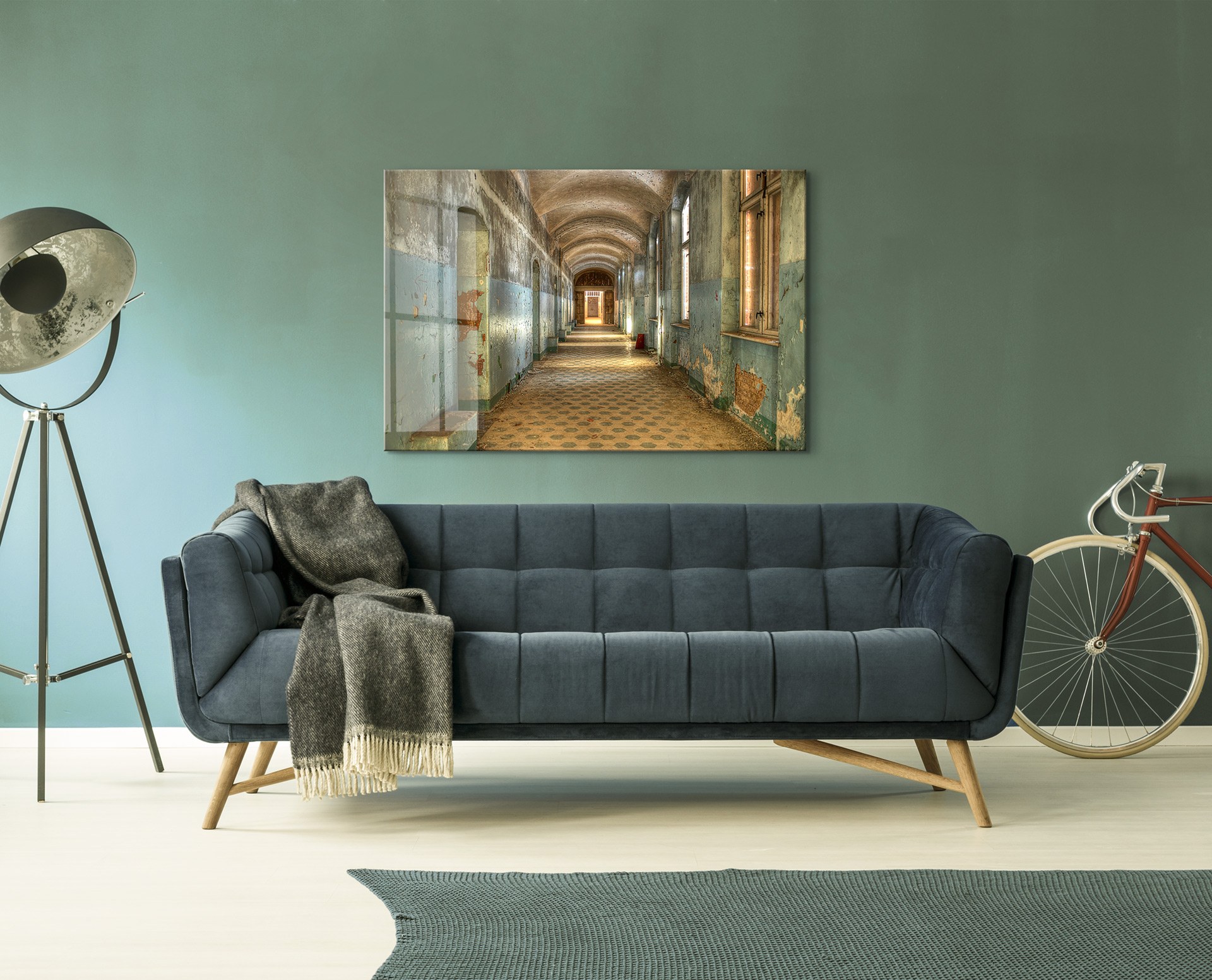 Verlaten gang II op glas 70x100